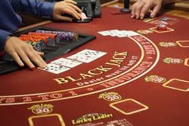Kartu fitur hantogel dengan navigasi sederhana